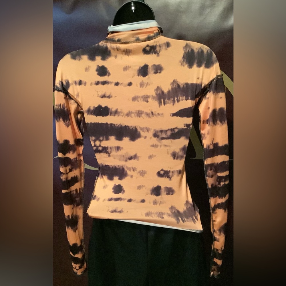 Women's Black & Orange Wild Tiger Print Long Sleeve Tie Dye Turtleneck Top - Picture 6 of 6